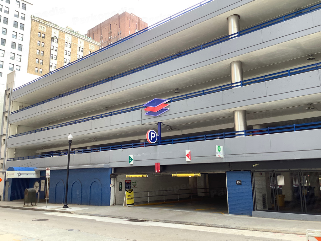 Third Avenue Garage in Pittsburgh, PA United States - Apple Maps